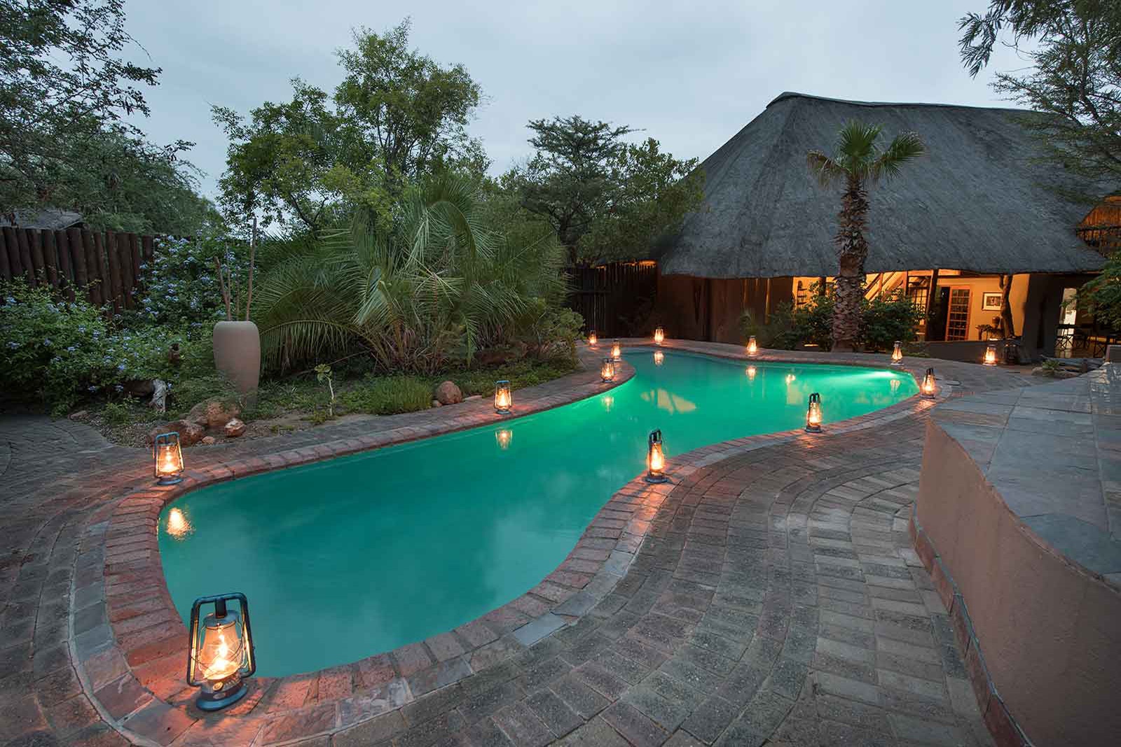 Kambaku Safari Lodge pool
