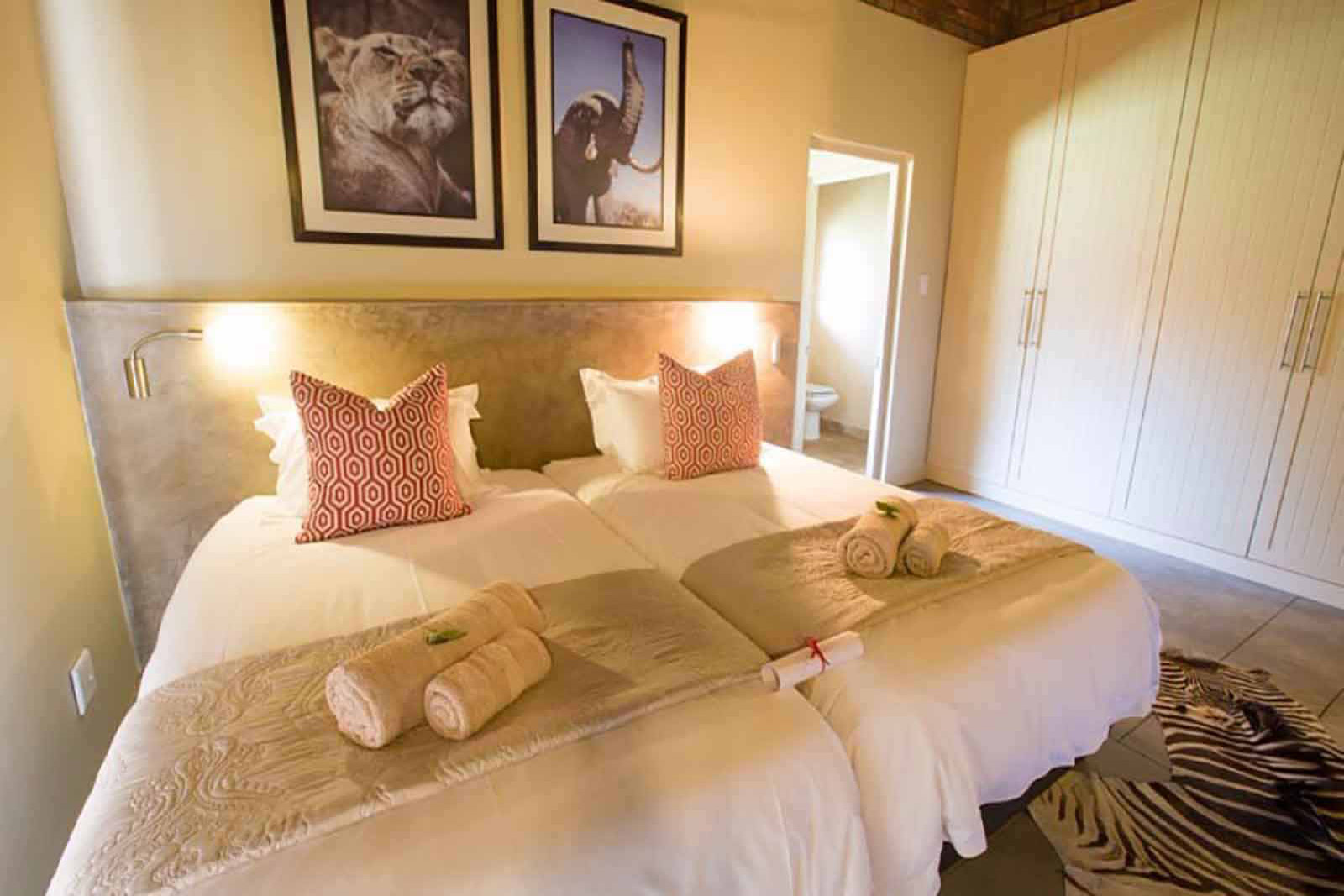 Senalala Safari Lodge accommodation