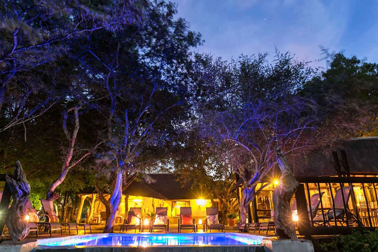 Umkumbe Safari Lodge Pool area