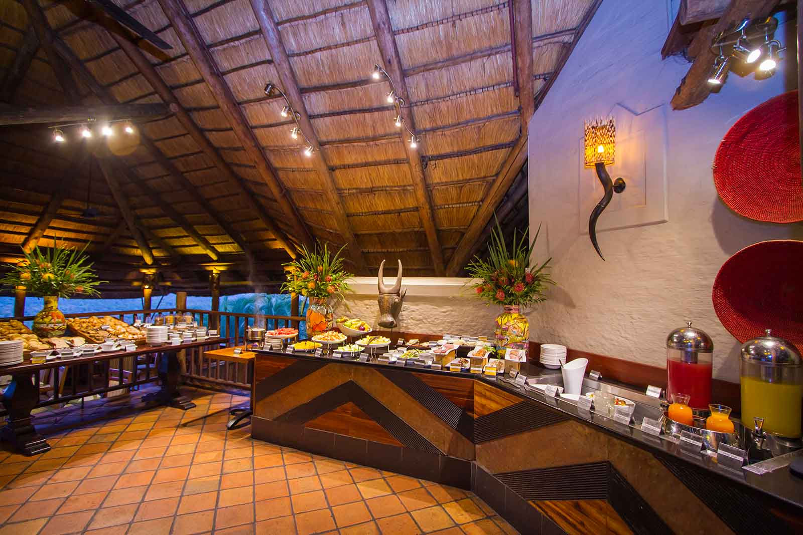 Victoria Safari Lodge breakfast area