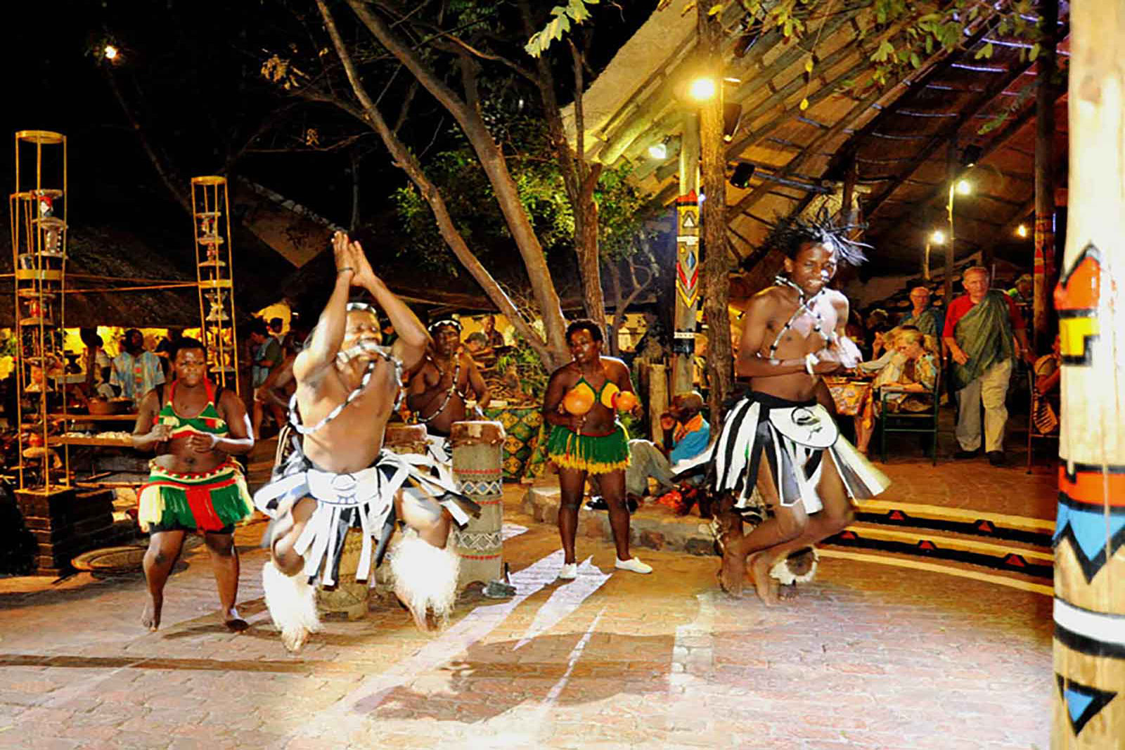 Victoria Safari Lodge cultural dancing